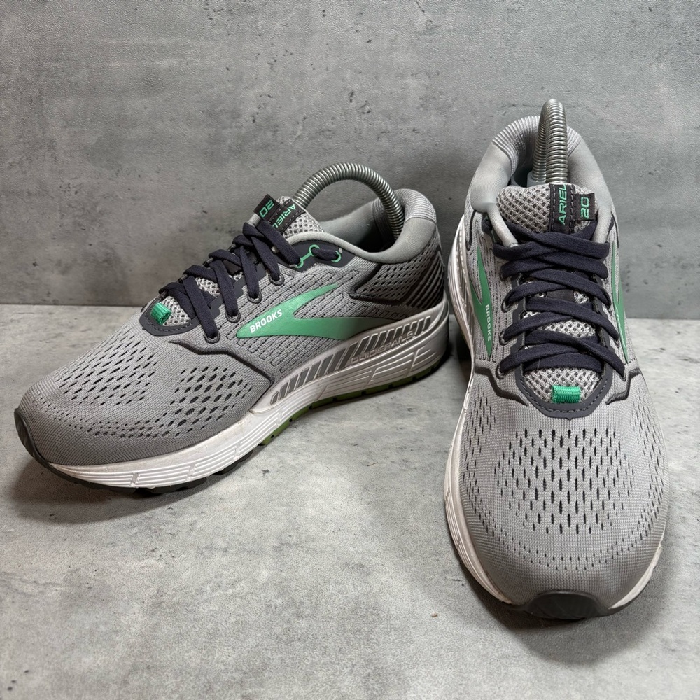 Brooks Ariel 20‎ Women's 9 B Running Shoes Alloy/Blackened Pearl/Green WORN 3x